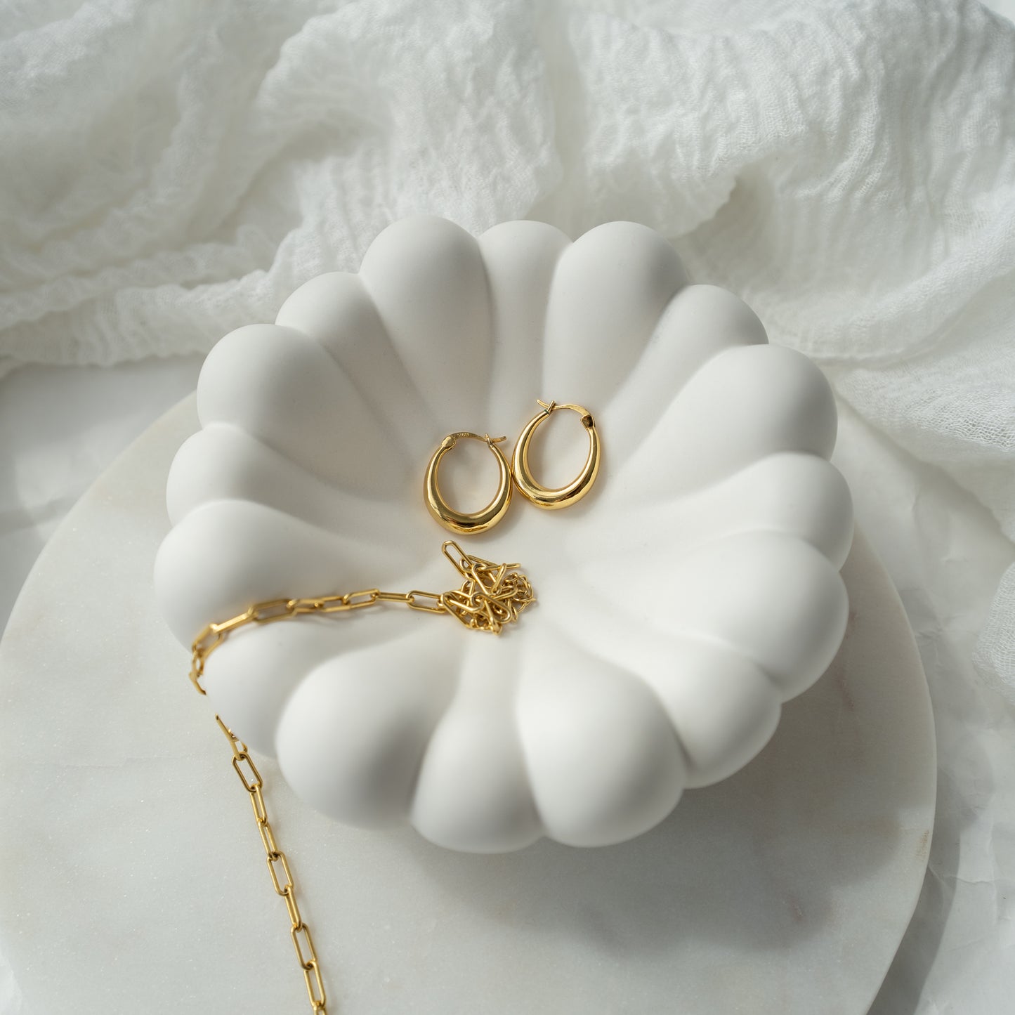 ästhetische Dekoschale, handgegossene Schmuckschale, minimalistische Ringschale, Coffeetable Deko, stilvolle Wohnaccessoires, Interior Inspiration, Handmade Home Decor, moderne Dekoidee, Unikat für Zuhause, modern, Schmuckaufbewahrung Design, eleganter Minimalismus, dekorative Ablageschale, natürliche Materialien, Instagram Interior, Pinterest Style, Slow Living, handgemachte Dekoration, liebevoll handgefertigt, nachhaltiges Design, Geschenk, Wolkenform, neutral