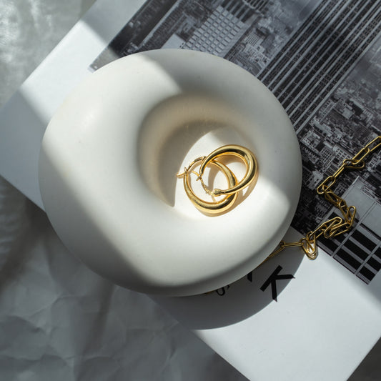 ästhetische Dekoschale, handgegossene Schmuckschale, minimalistische Ringschale, Coffeetable Deko, stilvolle Wohnaccessoires, Interior Inspiration, Handmade Home Decor, moderne Dekoidee, Unikat für Zuhause, modern, Schmuckaufbewahrung Design, eleganter Minimalismus, dekorative Ablageschale, natürliche Materialien, Instagram Interior, Pinterest Style, Slow Living, handgemachte Dekoration, liebevoll handgefertigt, nachhaltiges Design, Geschenk, Bubble, organisch, neutral
